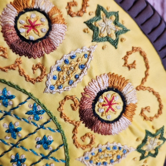 2 Handmade 14 " Diameter Cross Stiched Throw Pillows. Zippered. - Picture 10 of 15